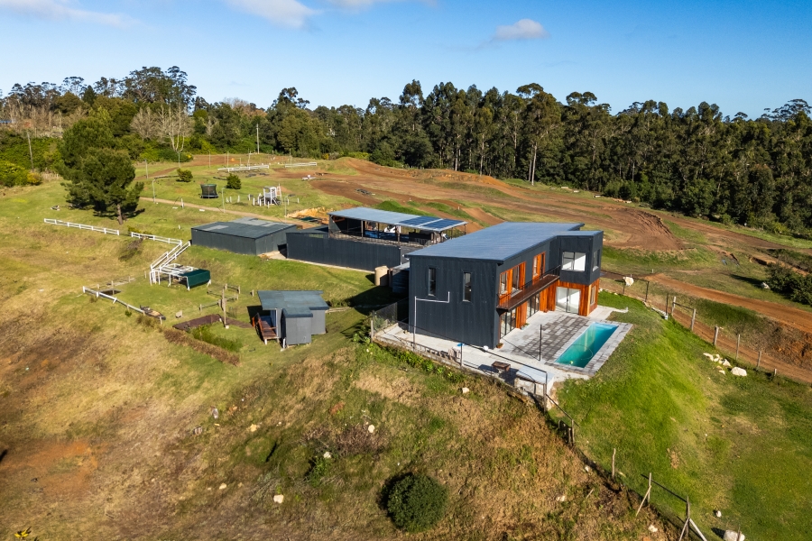 To Let 6 Bedroom Property for Rent in Harkerville A H Western Cape